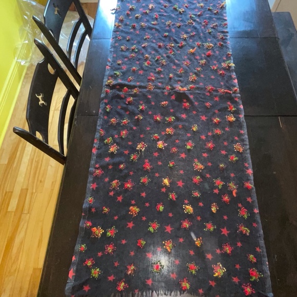 Vintage Indian cashmere oversized floral back red and green scarf - Picture 5 of 8